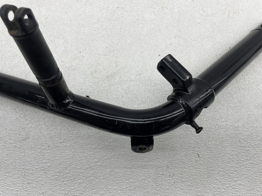 06-07 HARLEY-DAVIDSON STREET ROD VRSCR LEFT LOWER FRAME RAIL SUPPORT BRACKET