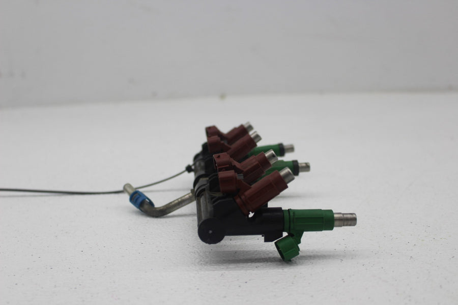 08-09 SUZUKI GSXR750 SECONDARY FUEL INJECTORS TOP AIRBOX GAS RAIL