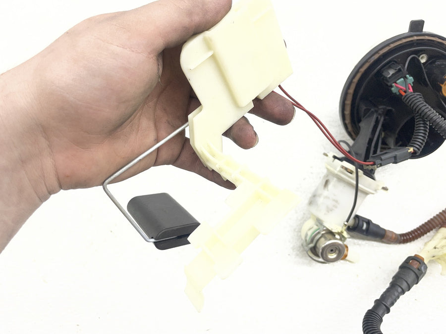 07-11 HARLEY-DAVIDSON STREET GLIDE FLHX FUEL GAS PUMP