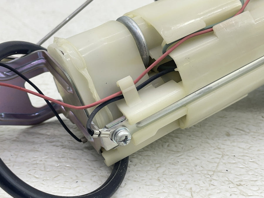 11-26 SUZUKI GSXR600 GSXR750 FUEL PUMP GAS PETROL SENDER UNIT 15100-14J01