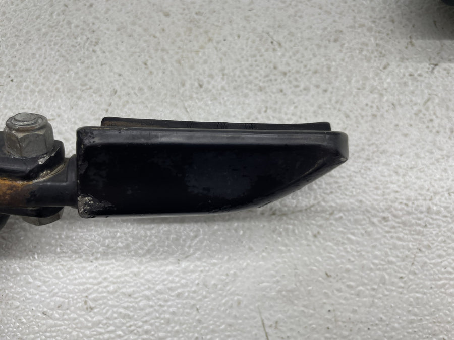 07-11 HARLEY-DAVIDSON STREET GLIDE FLHX FRONT HIGHWAY PEGS FOOT RESTS PAIR