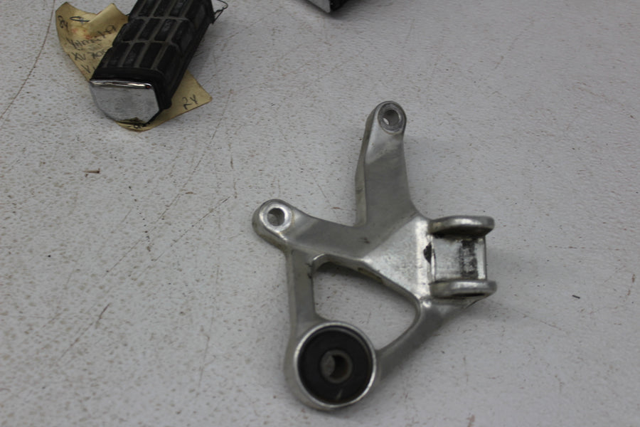 YAMAHA PEG & BRACKET PART LOT