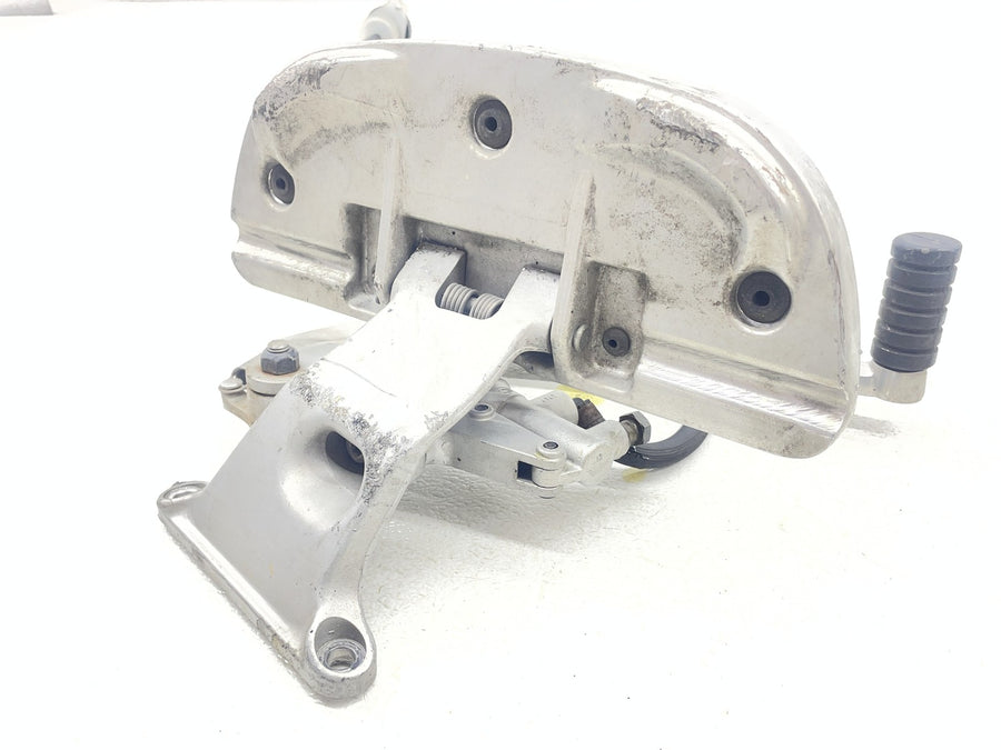 04-06 VICTORY KINGPIN RIGHT FRONT FOOT REST BOARD BREMBO REAR BRAKE MASTER