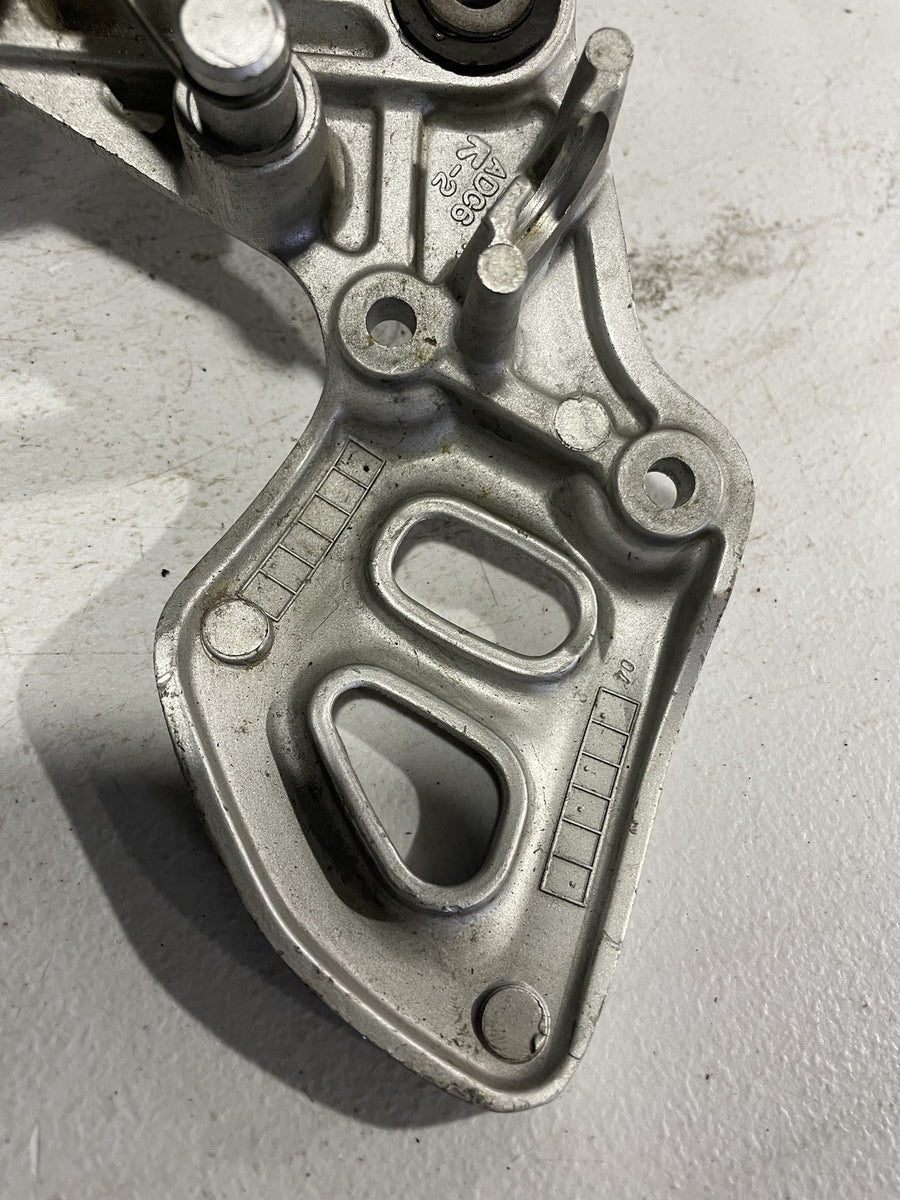 99-07 SUZUKI HAYABUSA RIGHT REARSET REAR SET DRIVER FOOT PEG REST STOP