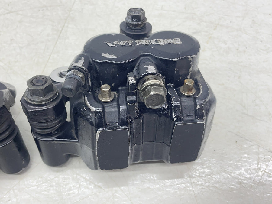 83 HONDA SHADOW 750 VT750  RIGHT LEFT FRONT BRAKE CALIPER SET PAIR CALIPERS