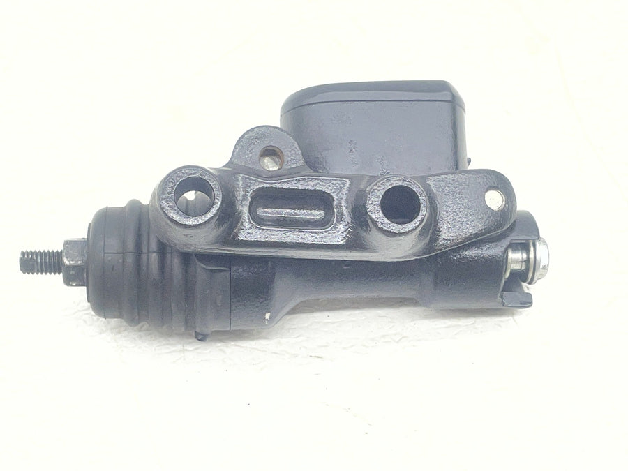 21-22 HARLEY-DAVIDSON IRON 883 XL883N REAR BACK BRAKE MASTER CYLINDER