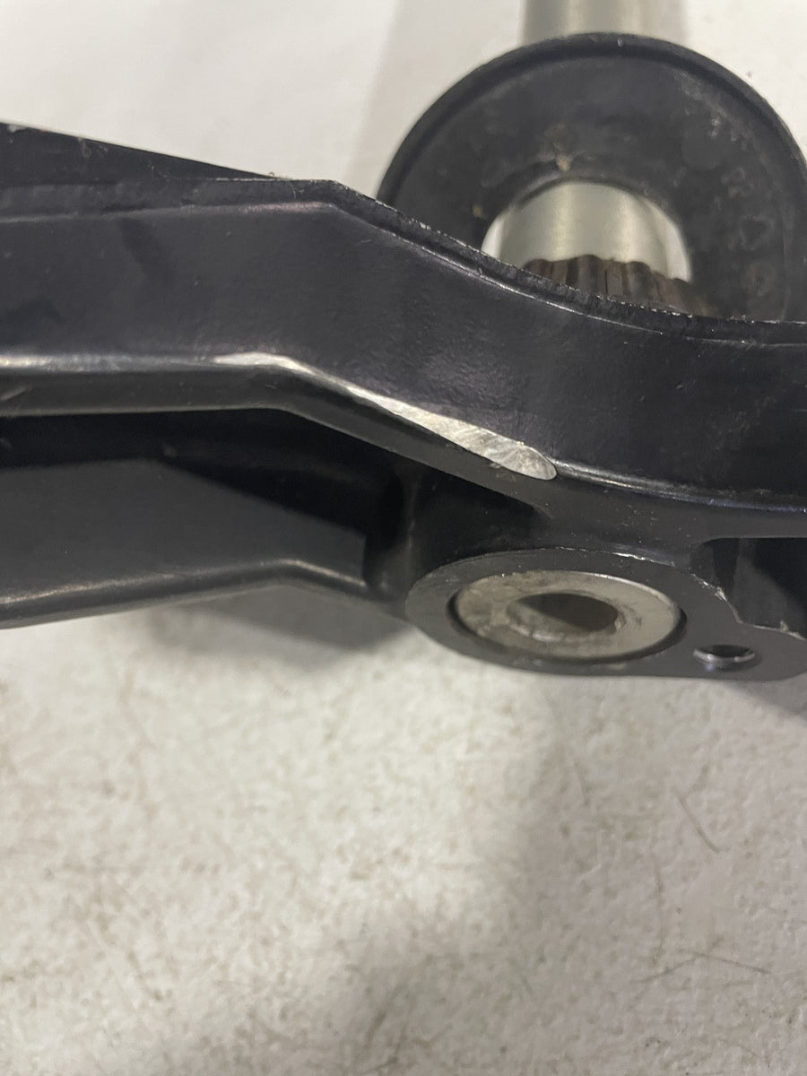 03 04 TRIUMPH DAYTONA 600 FRONT FORKS CLAMP LOWER TRIPLE TREE STEM