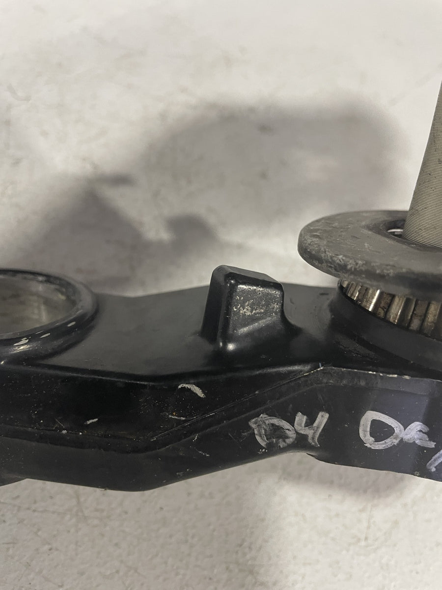 03 04 TRIUMPH DAYTONA 600 FRONT FORKS CLAMP LOWER TRIPLE TREE STEM