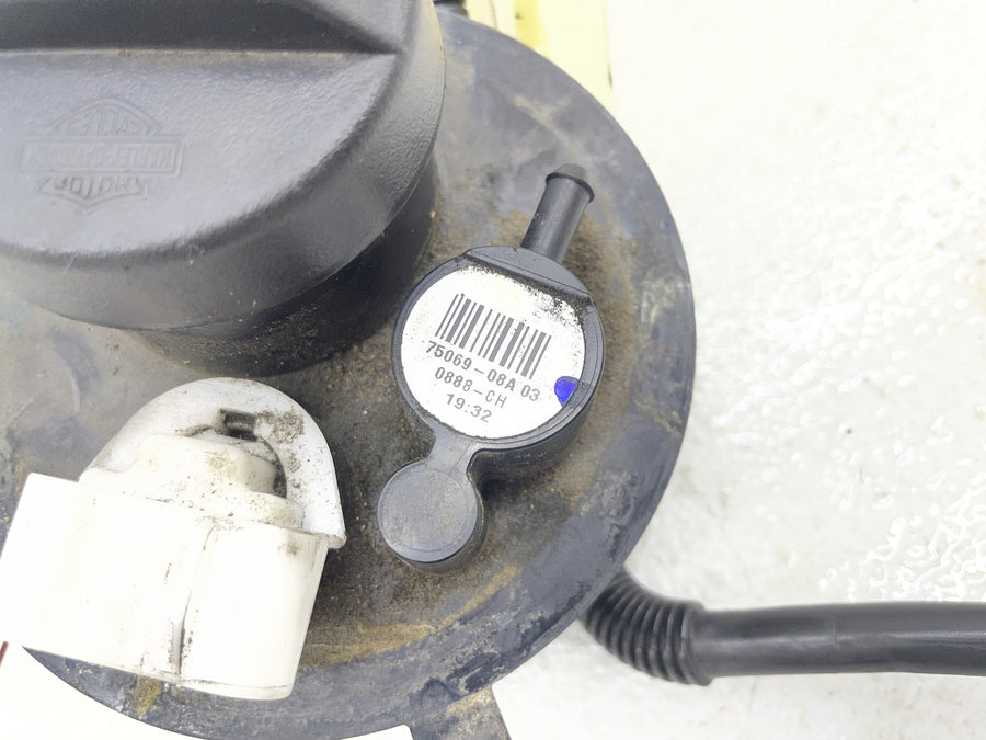 07-11 HARLEY-DAVIDSON STREET GLIDE FLHX FUEL GAS PUMP