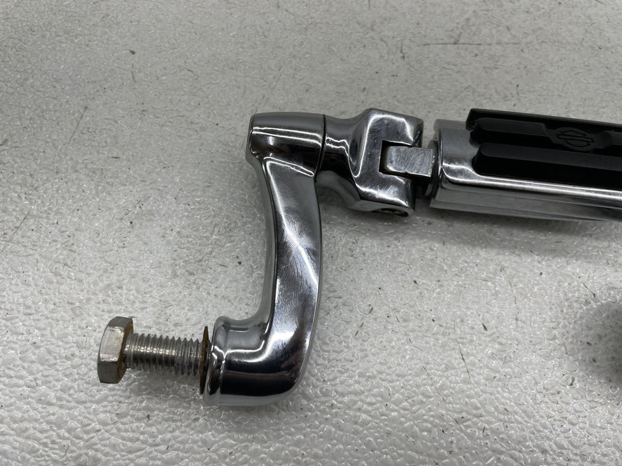 07-11 HARLEY-DAVIDSON ROAD KING CLASSIC FLHRC FRONT HIGHWAY FOOTPEGS PAIR