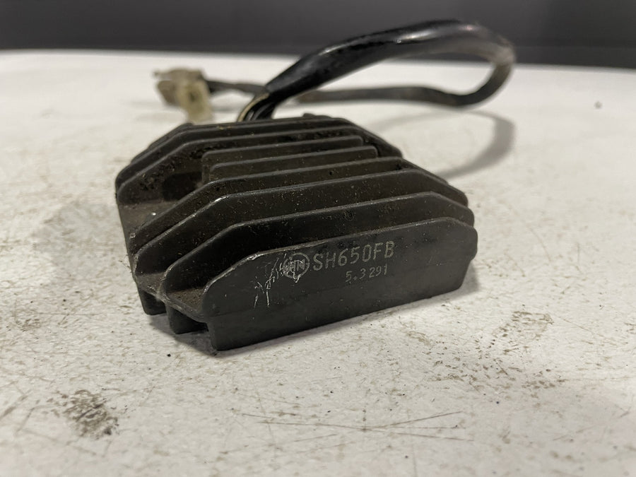05-06 KAWASAKI NINJA ZX6R ZX636C RECTIFIER VOLTAGE REGULATOR