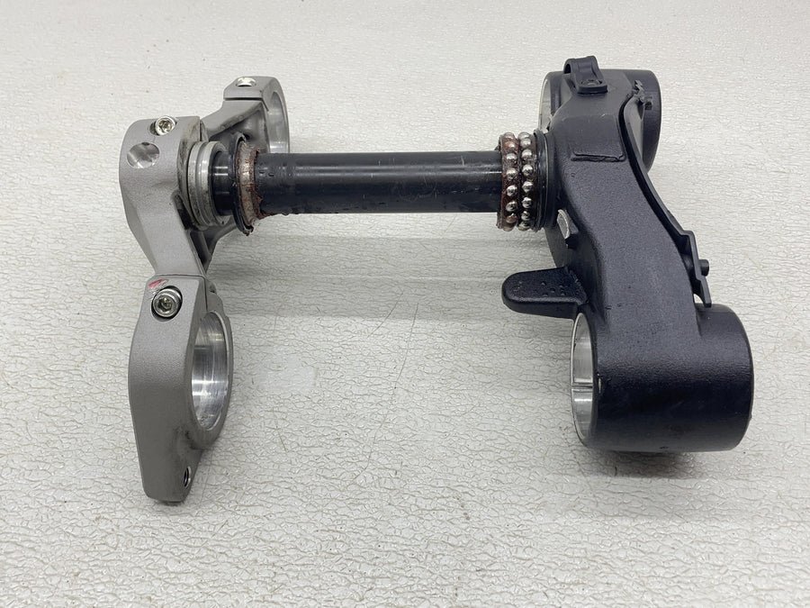 21-24 DUCATI SUPERSPORT 950 S FRONT FORKS CLAMP LOWER TRIPLE TREE STEM
