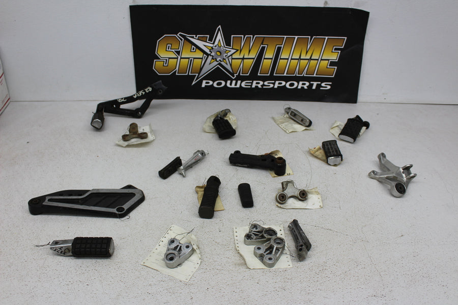 YAMAHA PEG & BRACKET PART LOT