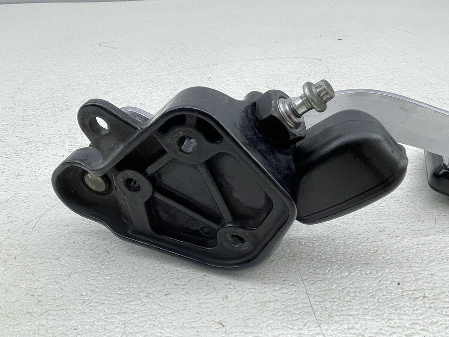 07-09 HARLEY-DAVIDSON SOFTAIL NIGHT TRAIN FXSTB REAR BRAKE MASTER CYLINDER MOUNT