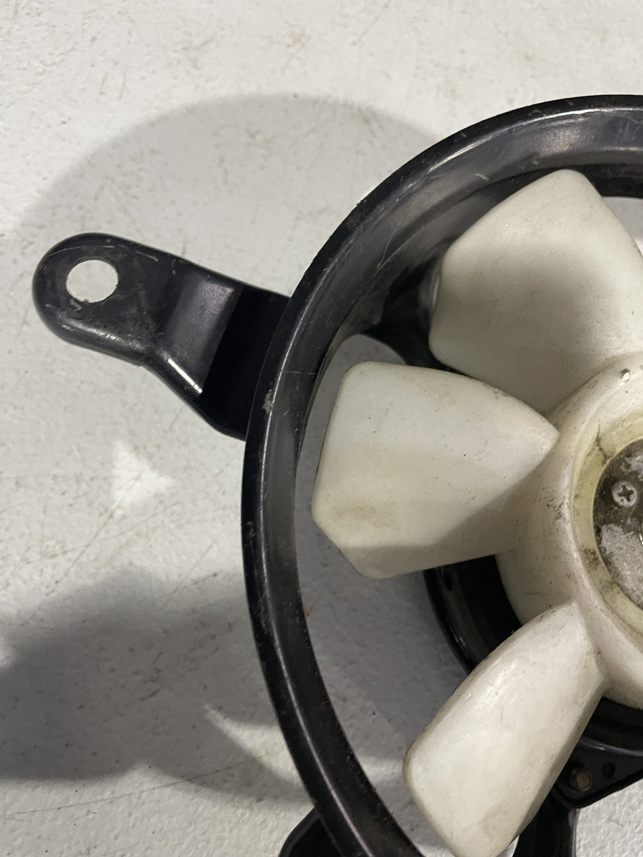99-04 TRIUMPH SPRINT ST 955 ENGINE RADIATOR COOLING FAN