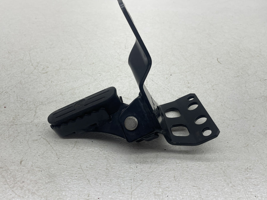 11-15 BMW G650 GS G650GS LEFT RIGHT FRONT FOOT RESTS PEGS STEPS SET PAIR
