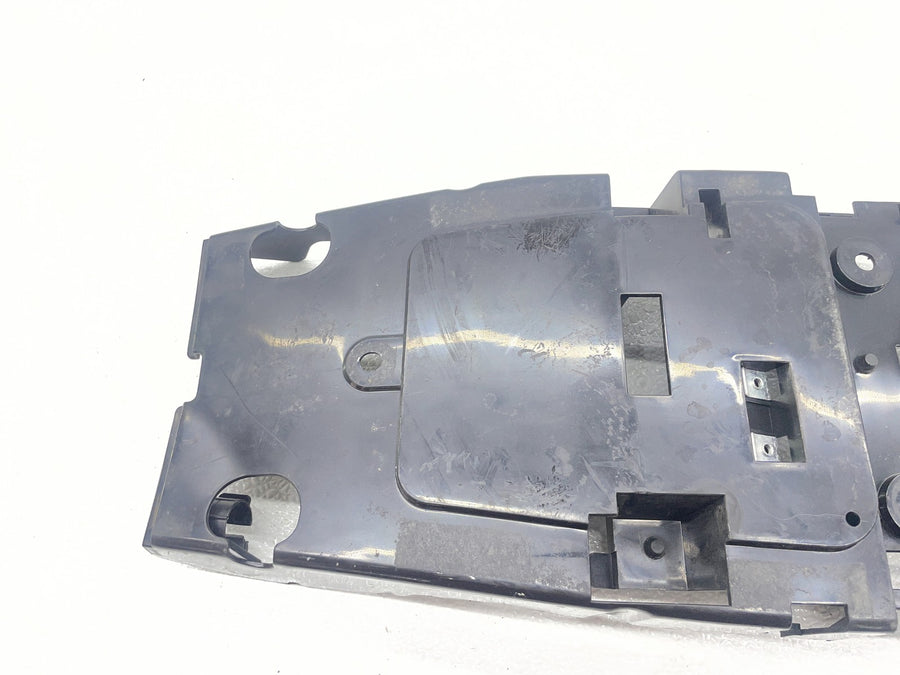 08-16 YAMAHA YZF R6 REAR BACK TAIL UNDERTAIL BATTERY TRAY PLASTIC