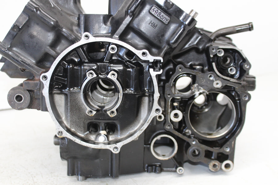 84-85 HONDA MAGNA 700 VF700C ENGINE MOTOR CRANKCASE CRANK CASES BLOCK