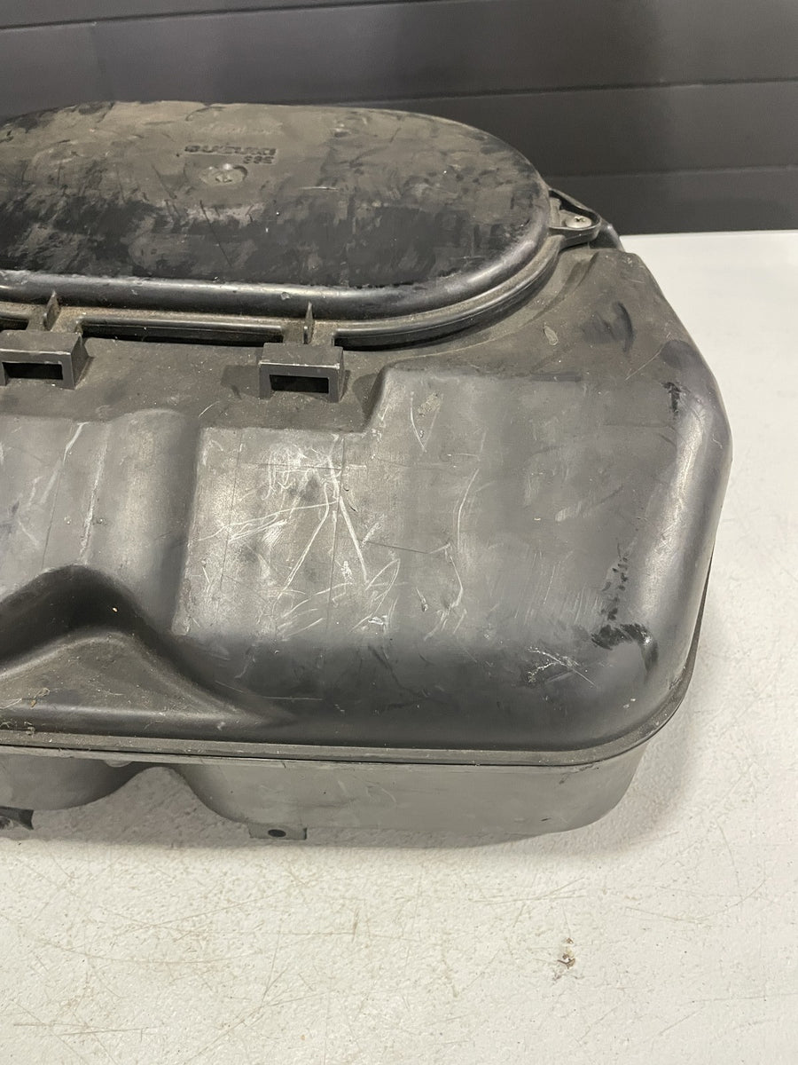 1997 SUZUKI GSXR600 SRAD AIRBOX AIR INTAKE FILTER BOX 13700-34E50