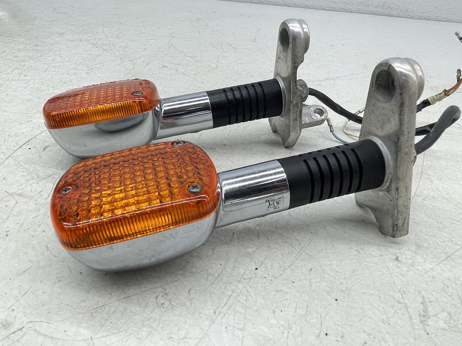 83 HONDA SHADOW 750 VT750  FRONT LEFT RIGHT TURN SIGNALS LIGHT INDICATORS