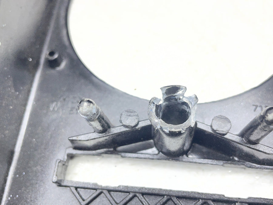 07-09 HARLEY-DAVIDSON SOFTAIL NIGHT TRAIN FXSTB GAS TANK CAP COVER TRIM CONSOLE