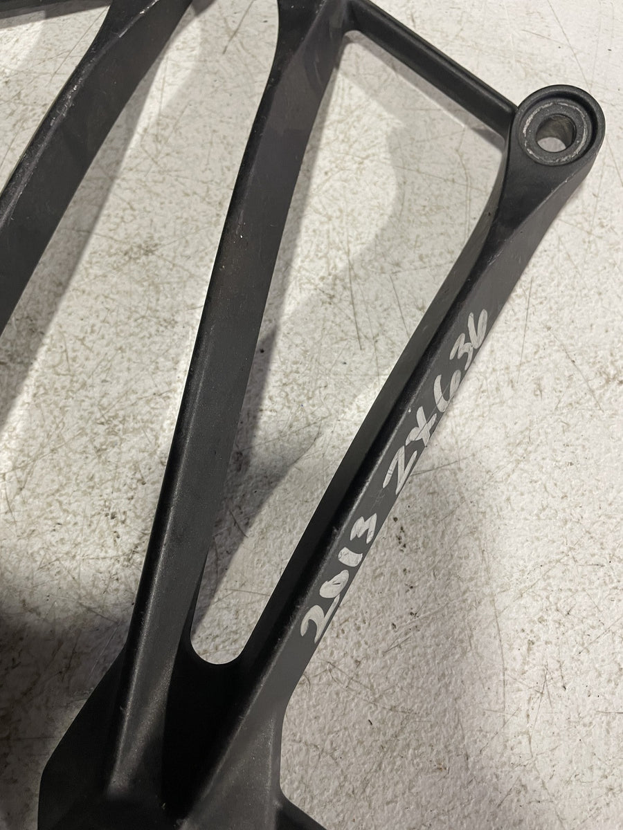13-18 KAWASAKI NINJA ZX6R REAR BACK PASSENGER PEG SET PAIR