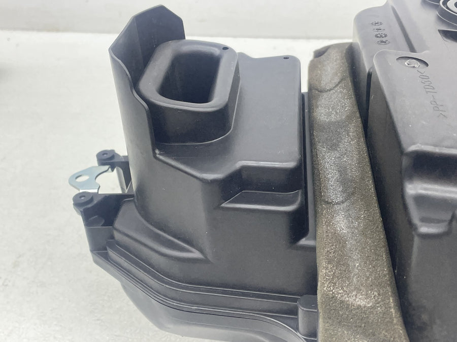 11-13 YAMAHA FZ8 AIRBOX AIR INTAKE FILTER BOX 39P-14411-00-00 39P-14421-00-00