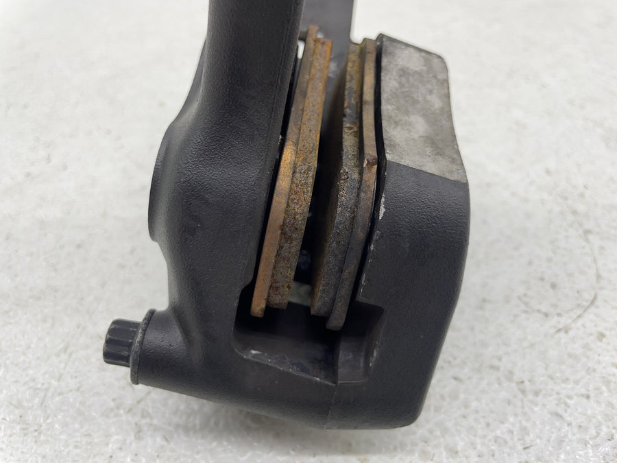 06-07 HARLEY-DAVIDSON DYNA STREET BOB FXDBI REAR BACK BRAKE CALIPER