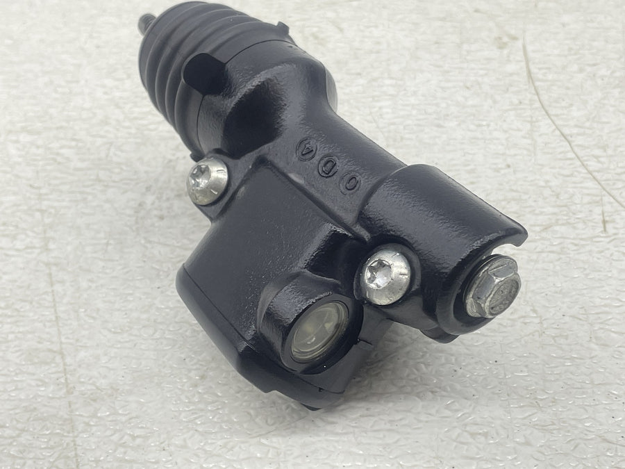 21-22 HARLEY-DAVIDSON IRON 883 XL883N REAR BACK BRAKE MASTER CYLINDER