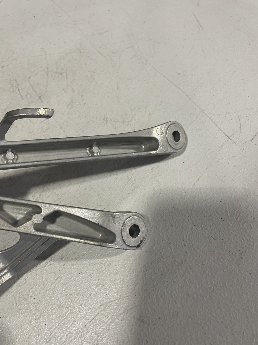 09-12 HONDA CBR600RR REAR BACK PASSENGER PEG SET PAIR