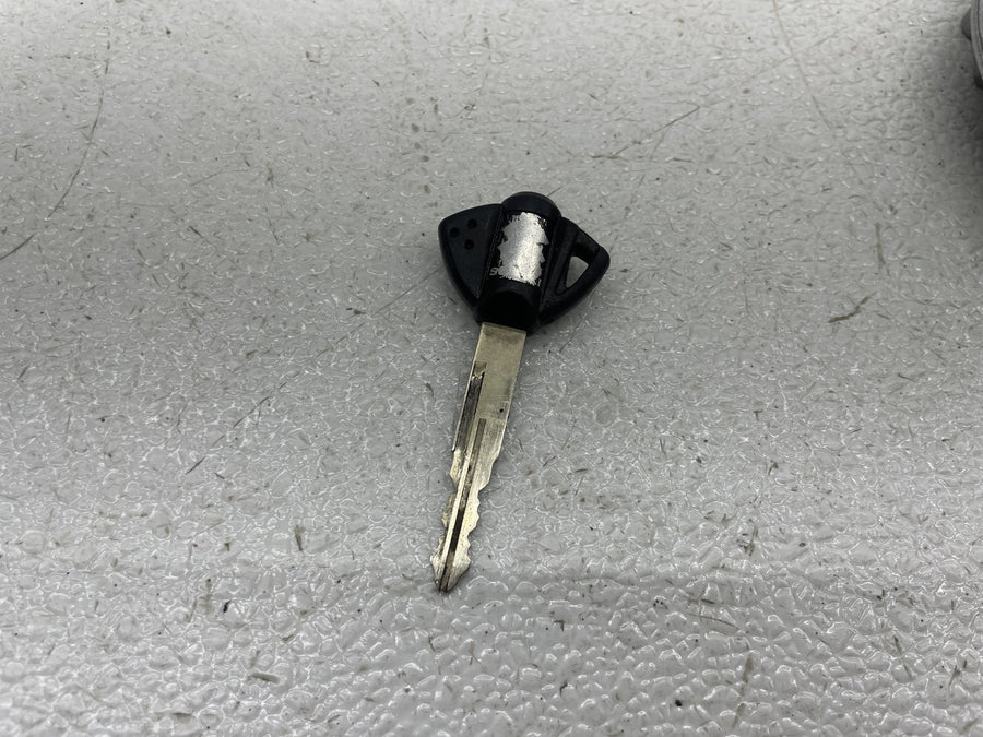 06-07 SUZUKI GSXR600 IGNITION LOCK KEY SET W/ GAS CAP AND SEAT LOCK