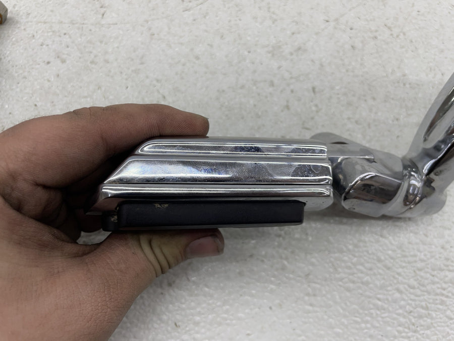 07-11 HARLEY-DAVIDSON ROAD KING CLASSIC FLHRC FRONT HIGHWAY FOOTPEGS PAIR