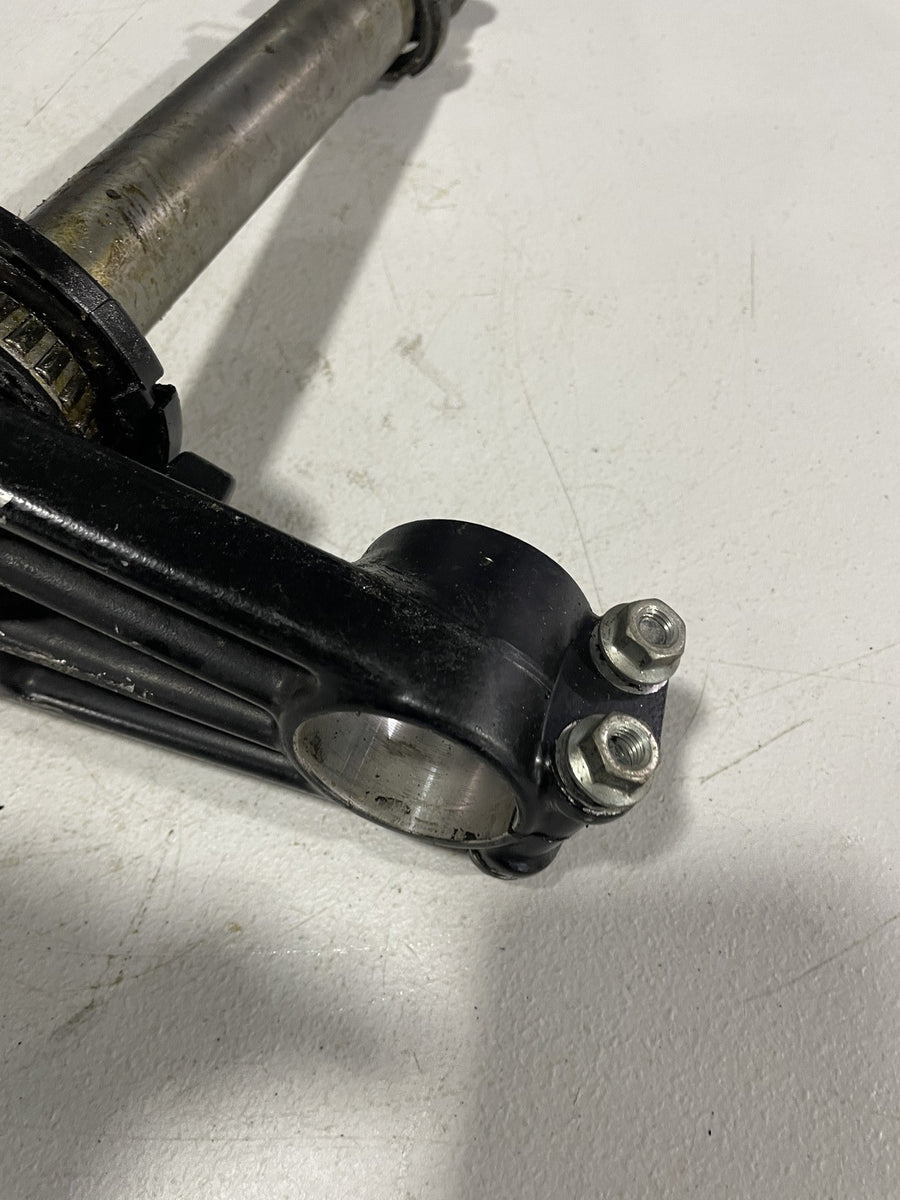 93-01 KAWASAKI NINJA ZX11 FRONT FORKS CLAMP LOWER TRIPLE TREE STEM