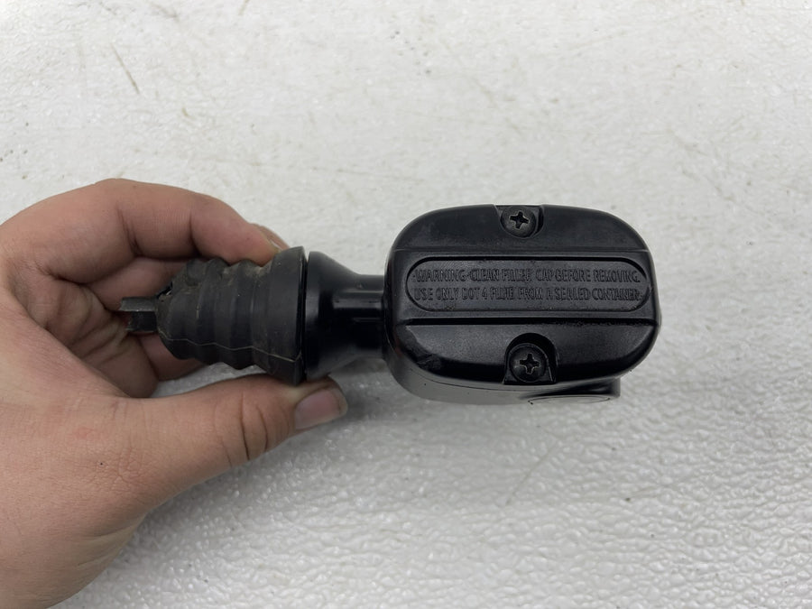 24-26 HARLEY-DAVIDSON STREET GLIDE FLHX REAR BACK BRAKE MASTER CYLINDER