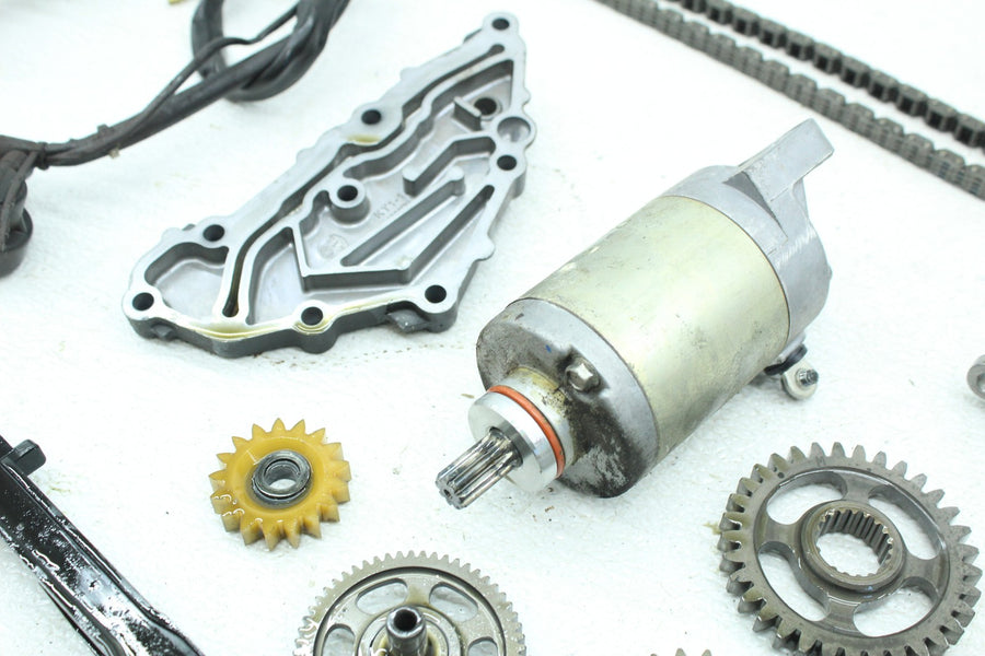 15-18 YAMAHA YZF R3 ENGINE MOTOR PARTS HARDWARE STARTER BALANCER GUIDE PUMP