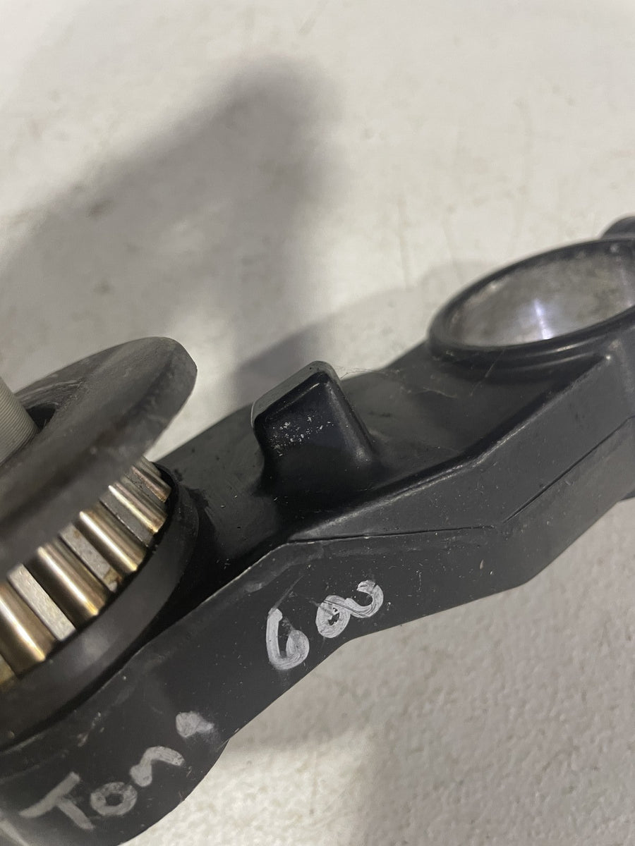 03 04 TRIUMPH DAYTONA 600 FRONT FORKS CLAMP LOWER TRIPLE TREE STEM