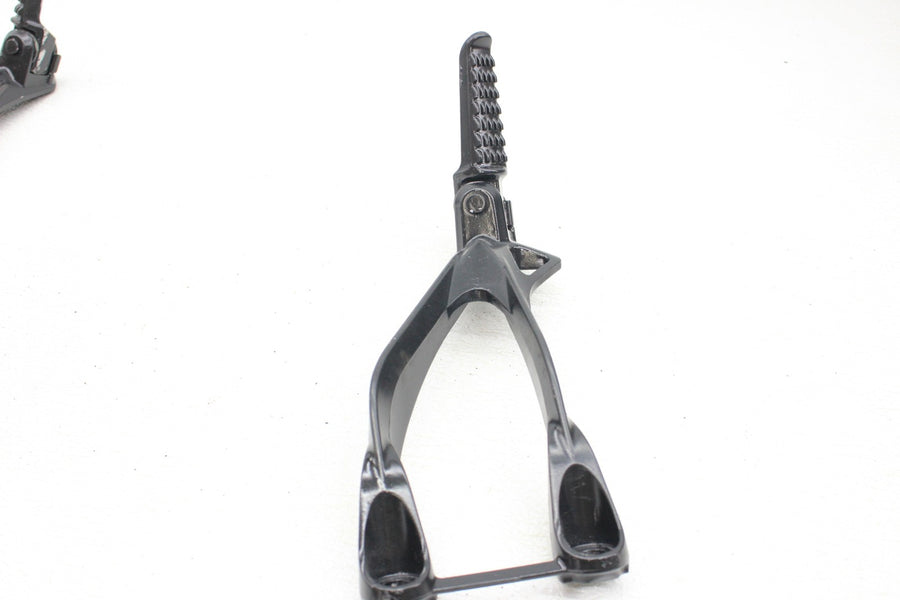 05 06 KAWASAKI NINJA ZX6R 636 REAR BACK PASSENGER PEG SET PAIR