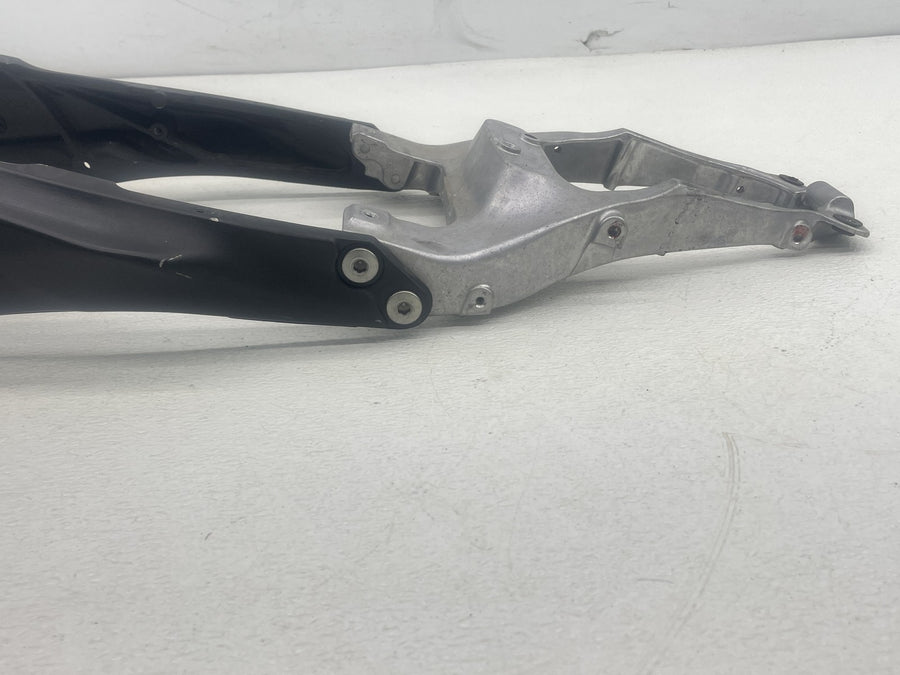 11-15 KAWASAKI NINJA ZX10R REAR SUBFRAME BACK SUB FRAME STRAIGHT