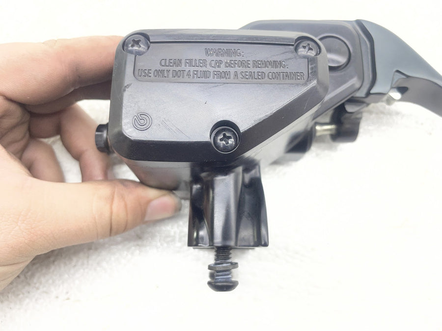 24-26 HARLEY-DAVIDSON ROAD GLIDE FLTRX FRONT BRAKE MASTER CYLINDER