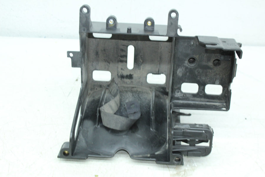 12-16 HARLEY-DAVIDSON ELECTRA GLIDE ULTRA FLHTCU BATTERY TRAY BOX HOLDER ASSY