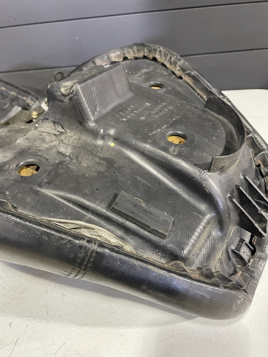 1995 HONDA SHADOW 1100 VT1100C FRONT REAR DRIVER PASSENGER SEAT