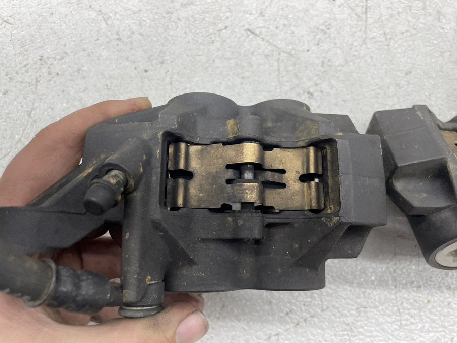 06-15 YAMAHA FZ1 RIGHT LEFT FRONT BRAKE CALIPER SET PAIR CALIPERS W/ BRAKE LINE