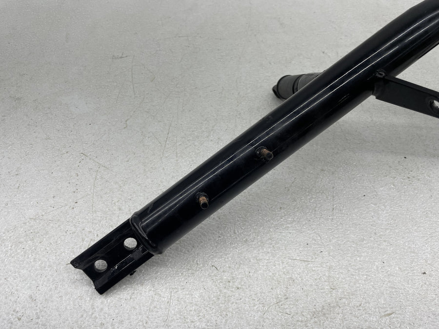 06-07 HARLEY-DAVIDSON STREET ROD VRSCR LEFT LOWER FRAME RAIL SUPPORT BRACKET