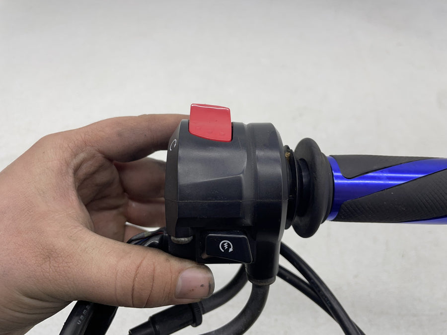 06-07 SUZUKI GSXR600 RIGHT CONTROL KILL OFF START SIGNAL SWITCH