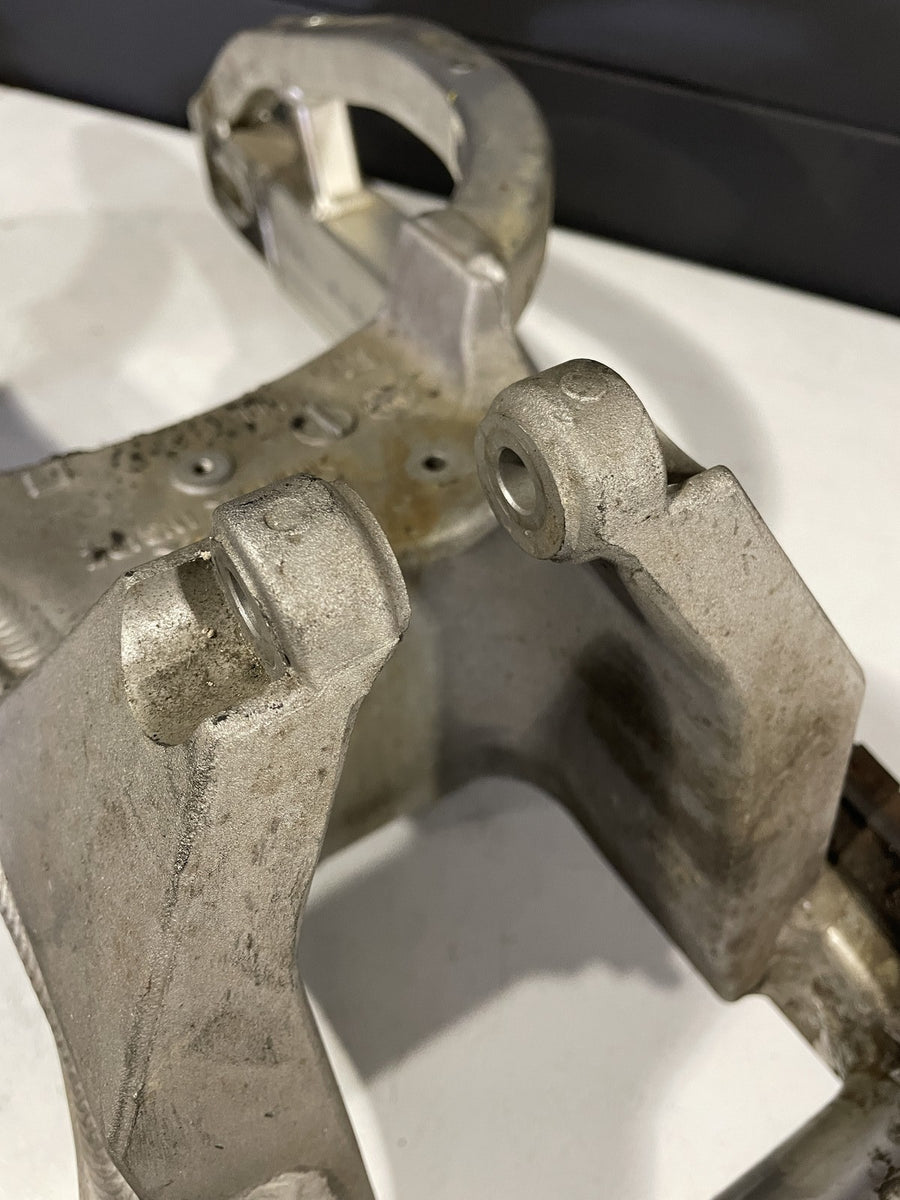 06-07 HONDA CBR1000RR REAR SWINGARM BACK SUSPENSION SWING ARM 52200-MEL-D30