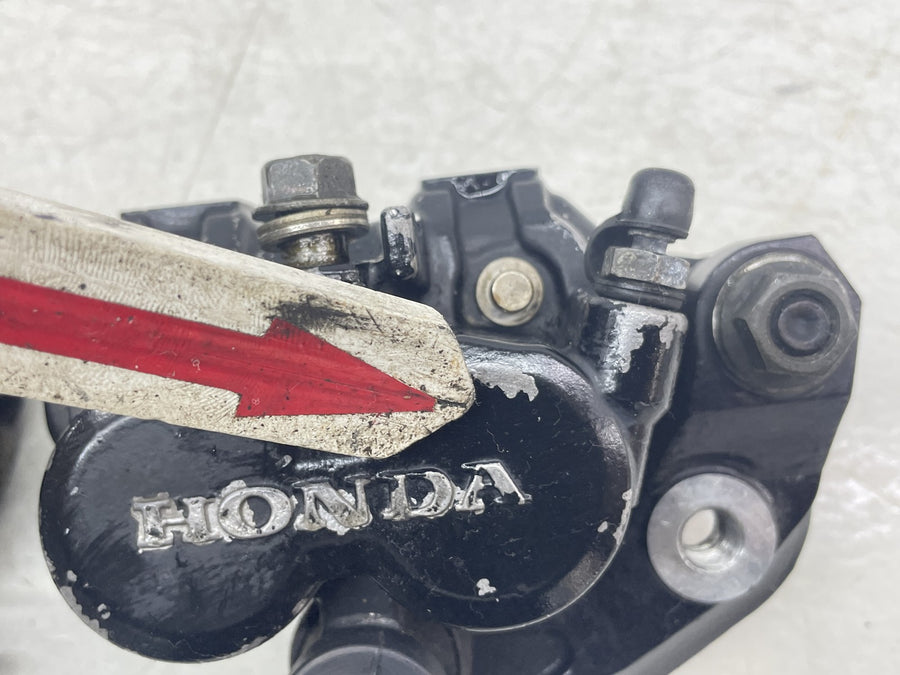 83 HONDA SHADOW 750 VT750  RIGHT LEFT FRONT BRAKE CALIPER SET PAIR CALIPERS