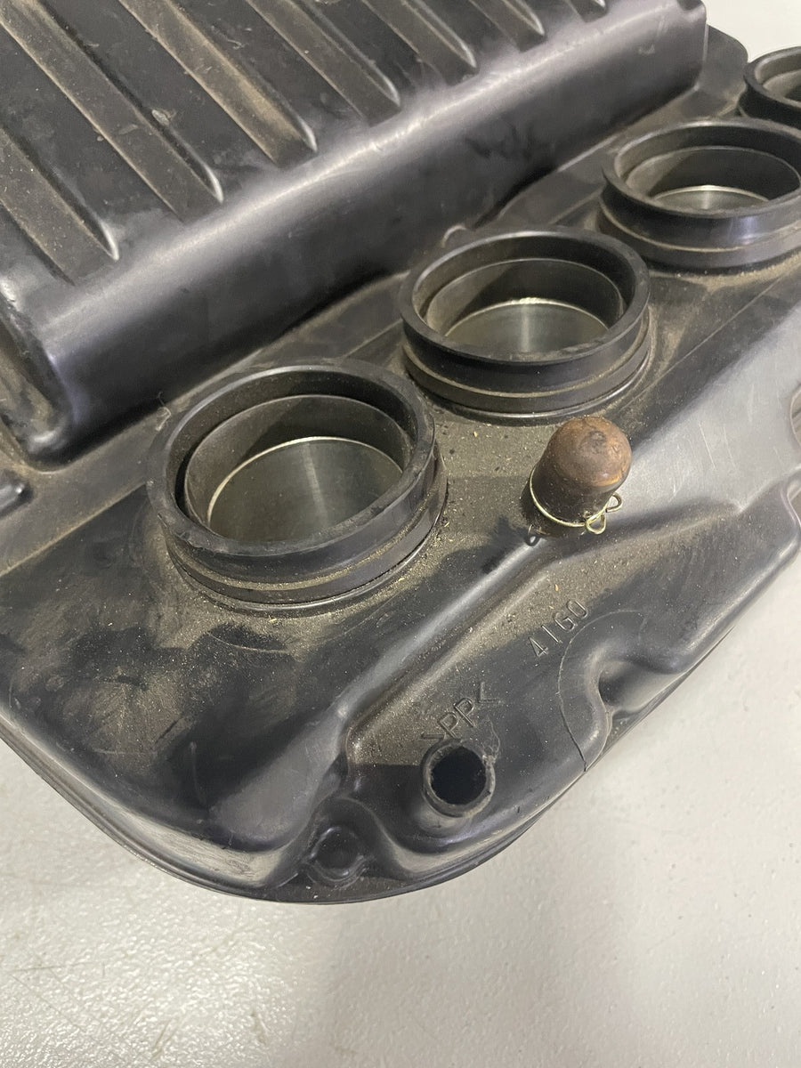 05-06 SUZUKI GSXR1000 AIRBOX AIR INTAKE FILTER BOX