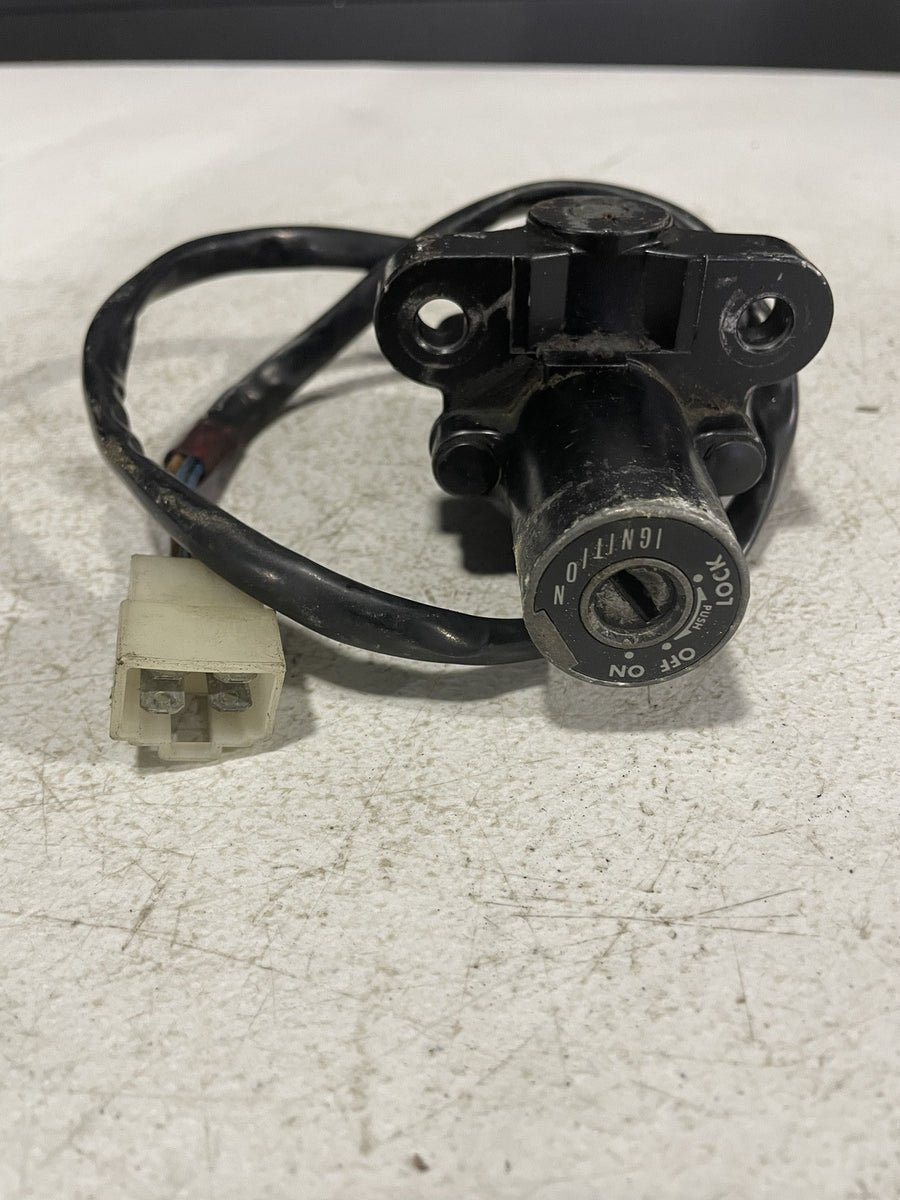 99-02 YAMAHA YZF R6 IGNITION LOCK SET W/ GAS CAP AND SEAT LOCK NO KEY