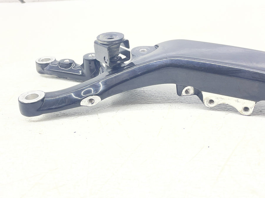 25-26 HARLEY-DAVIDSON NIGHTSTER RH975 RIGHT REAR BACK FENDER STRUT MOUNT BRACKET