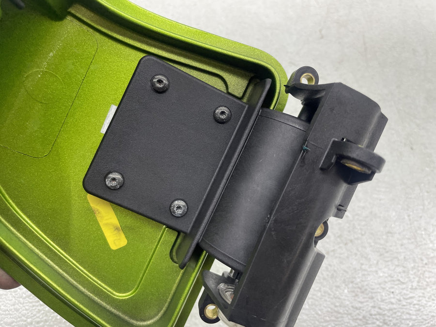 17-23 HARLEY-DAVIDSON ROAD GLIDE SPECIAL FLTRXS LEFT FRONT STORAGE BOX LID DOOR